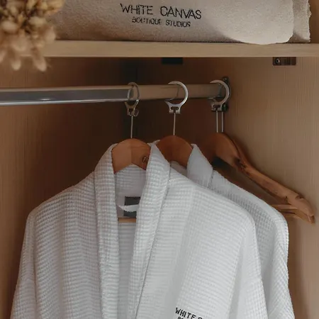 White Canvas Boutique 3*
