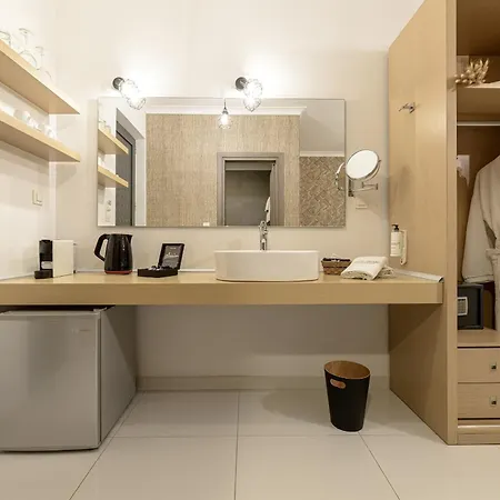 فندق مبيت وإفطار White Canvas Boutique لاغاناس